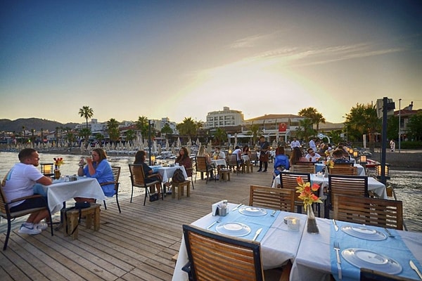 7. Stella Beach Restaurant & Bar