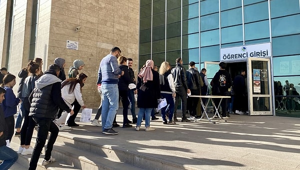 ÖSYM, KPSS'ye girecek adaylara saat uyarısında bulundu!