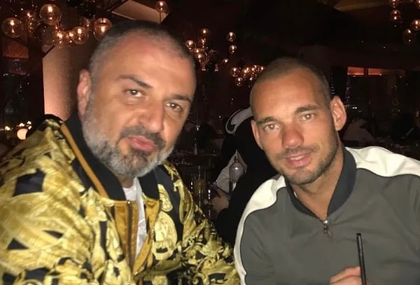 Raporda, Sneijder'in Econ Gayrimenkul'ün ortaklarından olduğuna dair kamuoyunda bilgiler bulunmasına rağmen, Ticaret Sicil Gazetesi'nde Sneijder'in ortaklığına dair herhangi bir bilgiye rastlanmadığı belirtildi. Bu durum, Sneijder’in gizli ortak olduğu izlenimini uyandırdı. Sneijder'in ortaklığına dair basında çıkan haberler de MASAK raporunda yer aldı.