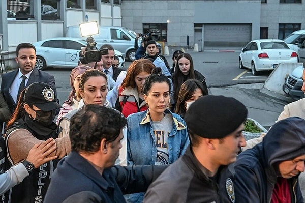 İstanbul Anadolu Cumhuriyet Başsavcılığı Terör ve Örgütlü Suçlar Soruşturma Bürosu tarafından Dilan ve Engin Polat'ın da aralarında 5'i tutuklu 28 şüpheli hakkında kara para akladıkları gerekçesiyle dava açıldı.