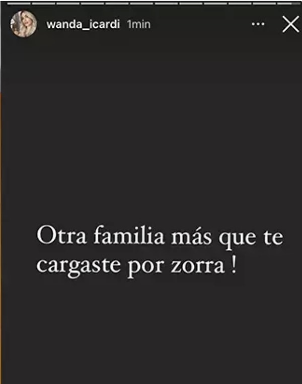 Boşancaklarını şimdi olduğu gibi sosyal medya hesabından duyuran Nara'nın o zamanlar yaptığı "Bir ... için aileni mahvettin" mesajı gündeme bomba gibi oturmuş, fakat Icardi, şimdi olduğu gibi sessizliğini bozmamıştı.