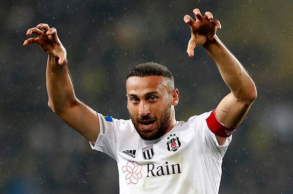 Tosun'un Beşiktaş ile olan sözleşmesi sezon sonunda sona ermişti.