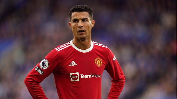 8. Cristiano Ronaldo aşağıdaki forma numaralarından hangisini giymedi?