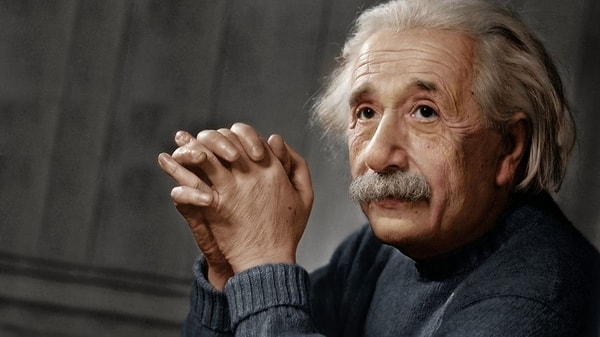 19. Ünlü fizikçi Albert Einstein'ın geliştirdiği ünlü denklem hangisidir?