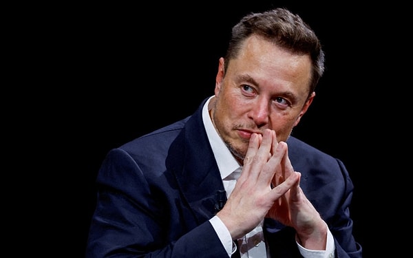 Musk'ın attığı tweet'te şu ifadeler yer aldı: "AB, bazı gönderileri sansürlememiz karşılığında bize ceza vermemeyi teklif etti. Diğer platformlar bu teklifi kabul etti ama biz kabul etmedik."