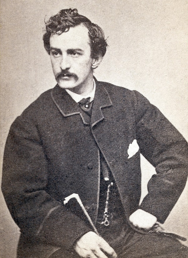 İsterseniz diğer 'üç isimli' suikastçilere beraber bakalım: John Wilkes Booth