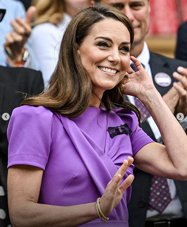 Tüm asaleti ve zarafetiyle tribüne giriş yapan Kate Middleton, herkes tarafından ayakta alkışlandı!