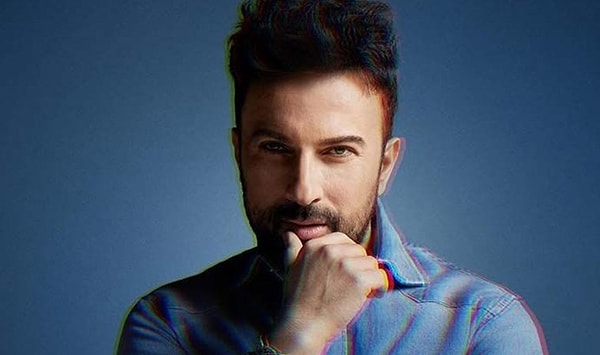 Megastar, gözlerden uzak kaldığı bu yıllar boyunca yeni şarkılarına bizleri hasret bırakmıştı. Bu hasret, geçtiğimiz ay Tarkan'ın yepyeni bir albümle müzik piyasasına geri dönmesiyle son buldu hatırlarsınız.