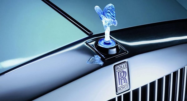 2013 yılında Rolls Royce'tan emekli olan Cameron, daha sonra kendi tasarım danışmanlığını başlatmadan önce Rolls Royce için marka elçisi olarak çalıştı