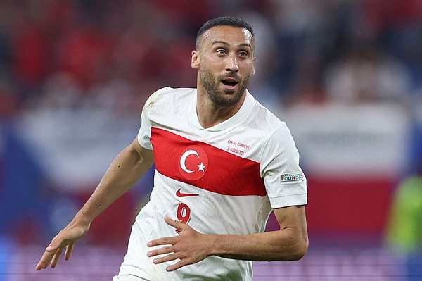 Sabah saatlerinde Cenk Tosun transferlerini açıklayan Fenerbahçe'den bir hamle daha geldi.