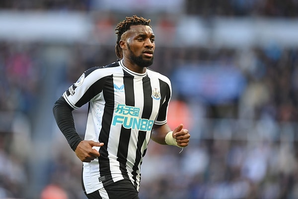 Saint-Maximin, dört sezon İngiltere Premier Lig ekibi Newcastle'da forma giymiş, 2023 yazında 27.2 milyon bonservis bedeliyle Al Ahli'ye transfer olmuştu.