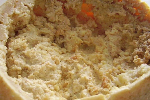 2. Casu Marzu