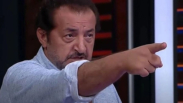 9. MasterChef'in efsane şeflerinden Mehmet Şef hem çok seviliyor hem de yarışmacılara verdiği sert tepkiler yüzünden eleştiriliyor. İşte Mehmet Şef'in "Rol yapıyor" eleştirilerine cevabı.