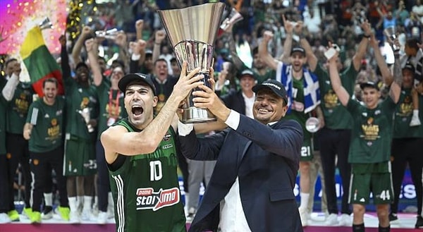 Geçtiğimiz sezon THY EuroLeague'de Yunanistan ekibi Panathinaikos ile şampiyonluğa ulaşan koç Ergin Ataman, TV100 ekranlarında Candaş Tolga Işık’ın sorularını yanıtladı.