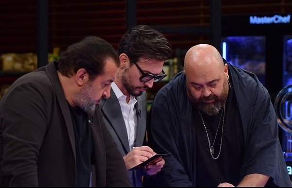 Somer Sivrioğlu, Mehmet Yalçınkaya ve Danilo Zanna'nın jüri koltuğunda yer aldığı MasterChef Türkiye programında ana kadro heyecanı hız kesmeden devam ediyor.