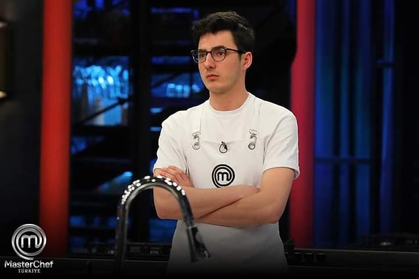 Zira Hakan 2024-2025 MasterChef Türkiye'nin en iddialı yarışmacılarından biri. Bakalım önümüzdeki düellolarda nasıl bir performans sergileyecek? Bunu hep birlikte göreceğiz.