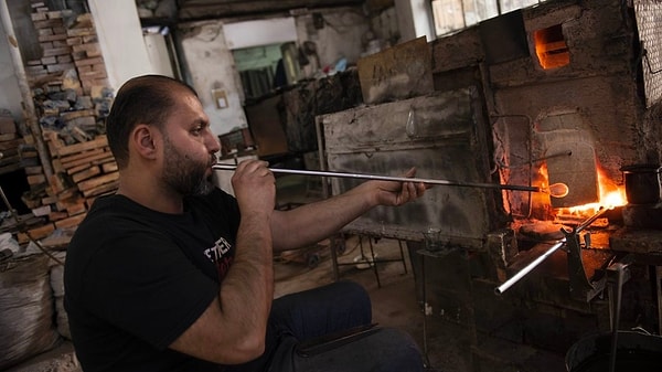 Bazıları puntun varlığının tamamen tesadüfi olabileceğini savunuyor. Yani, şarap şişelerinin geçmişteki üretim yöntemlerinden veya şişe üretimindeki tekniklerden kaynaklanan bir sonuç olabilir.