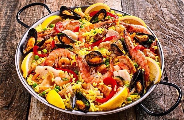 10. İspanya’da paella partisi