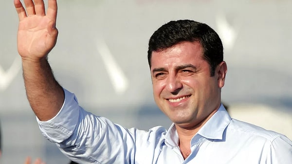 Artı Gerçek'in haberine göre, Demirtaş, davaya SEGBİS ile bağlandı. Selahattin Demirtaş, suçlamalara karşılık şunları söyledi: