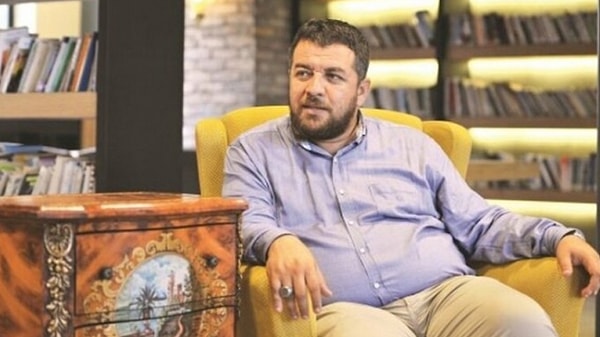 Yeni Şafak yazarı İsmail Kılıçarslan, gündemdeki sokak hayvanları kanunu üzerinden Marksist, Ülkücü-Milliyetçi ve İslamcı görüşteki herkesin “yetişmiş ve akıllı insan” kıtlığından yakındığını ifade eden bir köşe yazısı kaleme aldı.