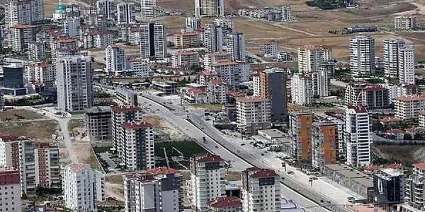 Yeni düzenleme ile kat mülkiyet kanunu uyarınca apartman sakinleri belirli yükümlülüklerini taşınmalarından itibaren otomatik olarak kullanmış sayılacak. Üstelik işlem yapılması için tek bir şikayet yeterli olacak.