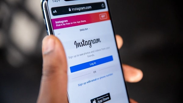 Similar to YouTube's live stream comments and Tinder's 'Super Like' for potential matches, Instagram is beginning work on this feature.