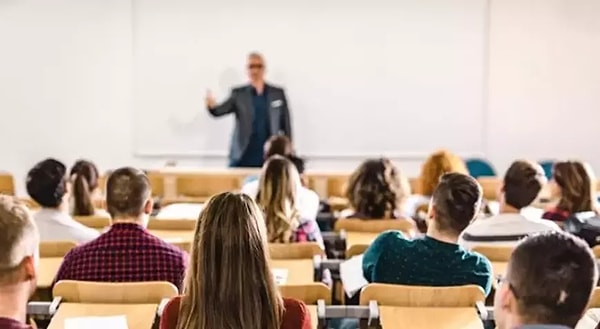 Vakıf üniversitelerinde maliyeti en yüksek bölümlerden biri de pilotaj eğitimleri. Okan Üniversitesi'nde pilotajın ücreti geçen yıl KDV hariç 232 bin TL'ydi. Henüz yeni ücretler açıklanmadı. Ancak bu ücrete uçuş eğitimleri dâhil değil. Uçuş eğitimi ücreti 1 yıllık 15 bin Euro civarında oluyor.