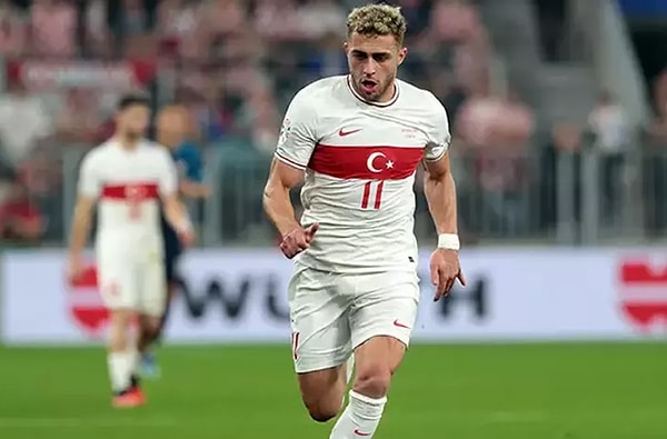 Sarı-kırmızılı oyuncuyu; Premier Lig'den Manchester United, Brighton, Aston Villa yakından takip ederken Liverpool'un da transfer listesine girdiği öğrenildi.