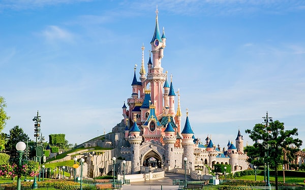 1. Disneyland - Kaliforniya, ABD