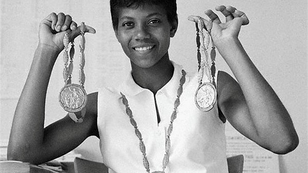 Wilma Rudolph - İlk Üç Altın Madalya Kazanan Afrikalı-Amerikalı Kadın