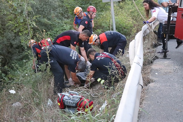 Talihsiz olay, dün akşam saat 20.00 sıralarında D-020 Karayolunun Karadere Mahallesi mevkiinde yaşandı. Hafta sonu tatili için Denizköy Mahallesi’ndeki yazlık evinden İstanbul’daki evine gitmek için yola çıkan Ahmet Yavuzer, tuvalet ihtiyacını gidermek için aracını yolun kenarına çekti.