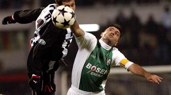 Ancak 2003-2004 sezonunda Bursaspor'un küme düşmesine engel olamamıştı.