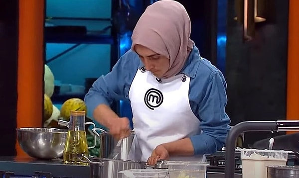 Küçüklükten beri yemek yapan Ayşe, hayallerini gerçekleştirmek için dağları tepeleri aşıp MasterChef'te ana kadroya kadar geldi.