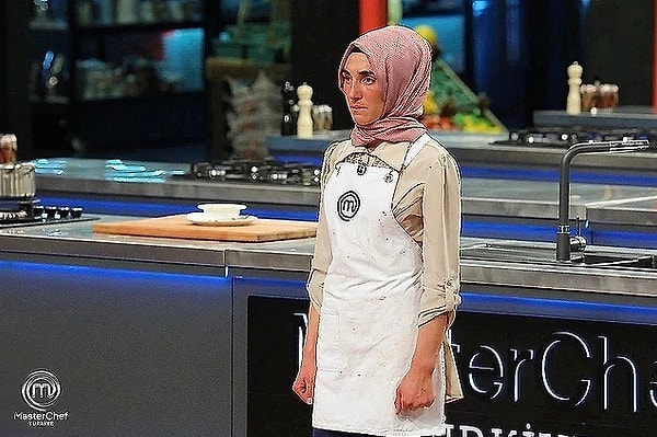 11. Dün akşamki bölümde ana kadroya giren MasterChef Ayşe'ye izleyicinin yanı sıra MasterChef eski sezon yarışmacısından da destek geldi.