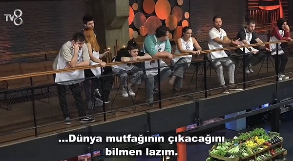 Oldukça gergin bir ortamın olduğu MasterChef'te izleyici olarak kaos ve entrikaya alışkın olduğumuz için ilk kaos ne zaman patlak verir diye beklerken, ilk kaos kendini gösterdi.