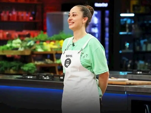 MasterChef Türkiye'de ana kadro seçmeleri için son yemekler yapılırken, kadroya giren 10. yarışmacı Beril Yavuz oldu.