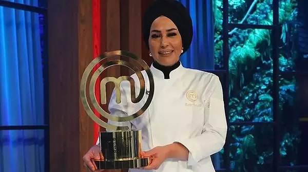 MasterChef All Star 2020-2021 sezonunda başarısıyla adından söz ettiren yarışmacı, ana kadrodan All Star ekibine geçiş yapmıştı.p