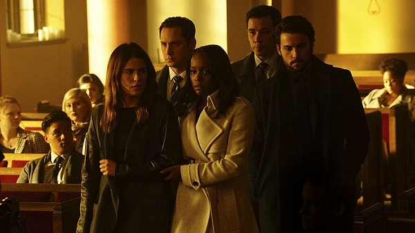 Dizinin başrollerinde Viola Davis, Billy Brown ve Jack Falahee rol alıyor. Peki finalinin üzerinden 4 yıl geçen 'How to Get Away with Murder'ı izleyenler hangi tepkileri veriyor? Gelin hep birlikte onlara bi' göz atalım.