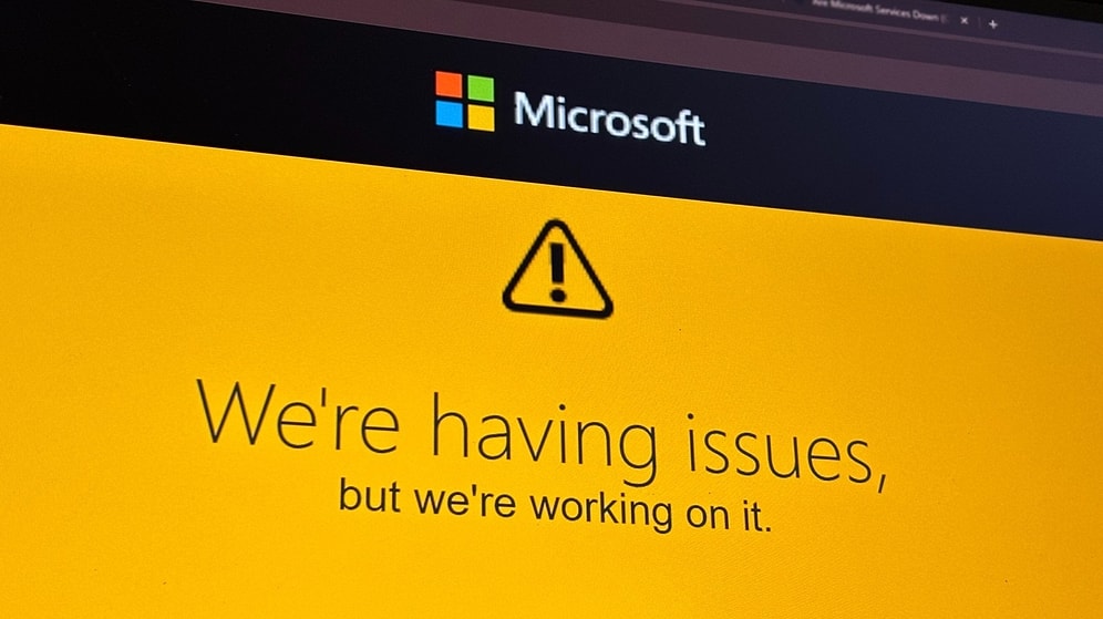 Microsoft CrowdStrike Update: Global Outage Causes 'Blue Screen' Errors