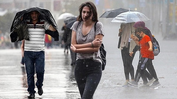 Yoğun şimşek ve yıldırım düşmesi, şiddetli rüzgarın da beklendiğini duyuran AKOM, yağışların Cuma akşamı 17.00’a kadar etkili olması bekleniyor.