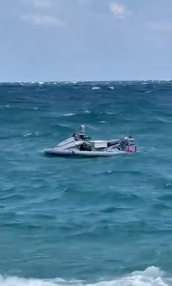 Çatalca Akalan Mahallesi Sahili’nde sabah saatlerinde görevli cankurtaranlar sahilde bir jetski farketti.