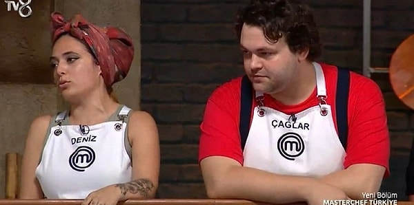 15. MasterChef'in dün akşamki bölümünde Çağlar ve Deniz'in yarışmacı arkadaşları hakkında söyledikleri gerginlik yarattı. Leyla'nın tepki gösterdiği olay sosyal medyaya taşındı. İzleyici şeflere kızdı.