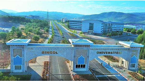 Bingöl Üniversitesi Rektörlüğüne Prof. Dr. Erdal Çelik