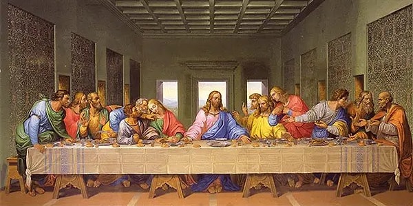 Törenin sonlarındaki bu anlarda İtalyan ressam Leonardo da Vinci'nin Hz. İsa'yı resmettiği 'Son Akşam Yemeği' tablosuna göndermede bulunuldu. Tablo, Hristiyan inancına göre İsa'nın son akşam yemeğini havarileri ile paylaştığı anı tasvir ediyor.