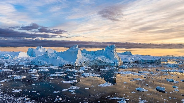 Sea level rise in the 20th century changed the length of a day by 0.3 to 1 millisecond.