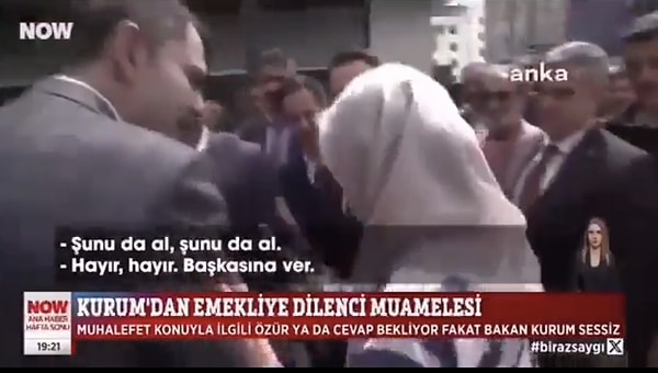 Çevre, Şehircilik ve İklim Değişikliği Bakanı Murat Kurum, bir dizi ziyaret için Rize'ye gitti. Ziyaret esnasında yanına gelen kadının emekli aylıklarıyla ilgili sorusuna cevap veren Kurum, yaşlı kadının eline alışveriş kartı tutuşturmaya çalıştı.