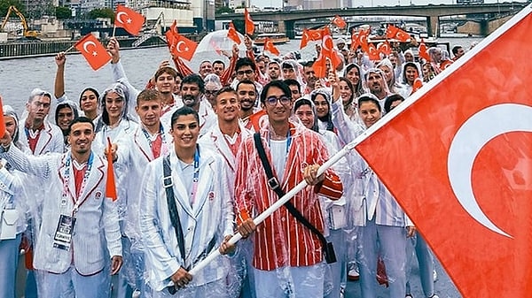 Türkiye Milli Paralimpik Komitesi (TMPK), milli sporcuların Paris 2024 Paralimpik Oyunları açılış töreninde giyecekleri kıyafetlerin yeniden tasarlanması için harekete geçeceklerini belirtti.