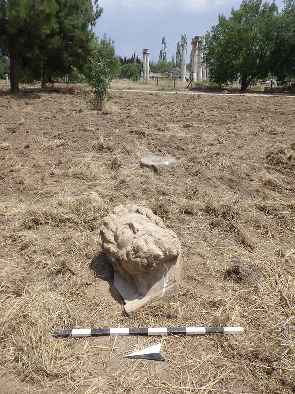 Aphrodisias Antik Kenti'nde, Yunan mitolojisinin en önemli ve en güçlü Tanrısı Zeus'un başı bulundu.