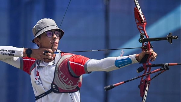 Paris 2024 Olimpiyat Oyunları’nda Mete Gazoz, ilk turda Şili’den Andres Gallardo Ferrada’yı 6-0 yenerek adını son 32 turuna yazdırmıştı.