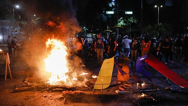 Muhalefet ise seçimlerin şaibeli olduğunu iddia ediyor. Ulusal basında çıkan haberlere göre Yaracuy eyaletinde seçimi protesto edenler sokağa çıktı.